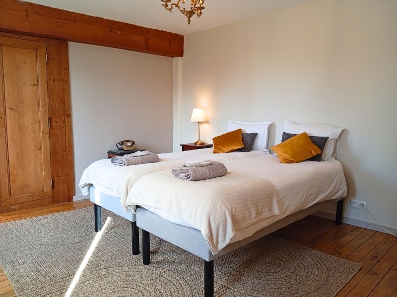 Chambre de la Cuisinière (2 lits simples 80×200 cm)