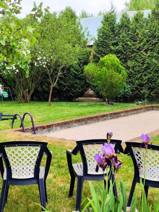 Le Jardin du Moulin — Le terrain de pétanque<br />Un terrain de pétanque pour prolonger les moments de convivialité en extérieur et improviser une partie entre amis ou en famille. Le Jardin du Moulin — Le terrain de pétanque<br />Un terrain de pétanque pour prolonger les moments de convivialité en extérieur et improviser une partie entre amis ou en famille.